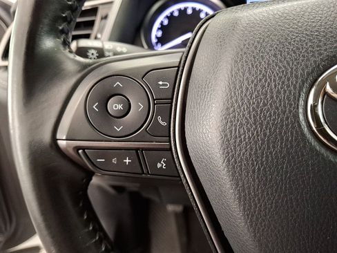 Used 2021 Toyota Camry SE FWD image 9