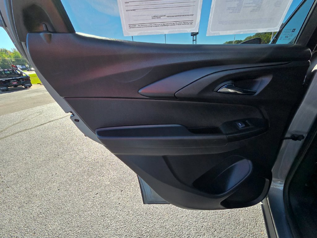 Used 2023 Chevrolet TrailBlazer ACTIV w/ Sun and Liftgate Package FWD image 27