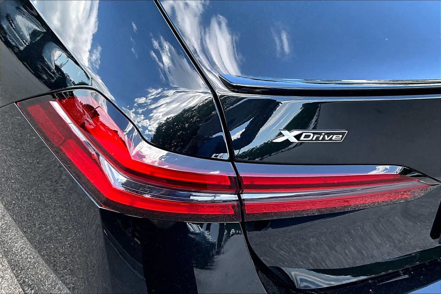 Used 2026 BMW 530i xDrive w/ M Sport Package AWD/4WD image 14