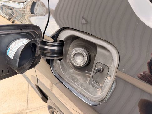 Certified 2023 Honda Pilot Sport image 30