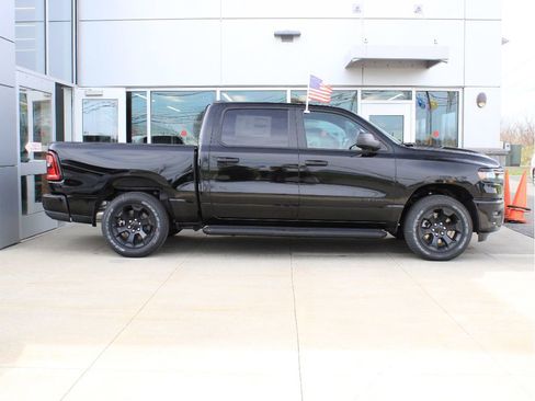 New 2026 RAM 1500 Express AWD/4WD image 4