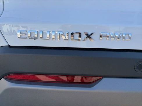 New 2026 Chevrolet Equinox LT AWD/4WD image 11