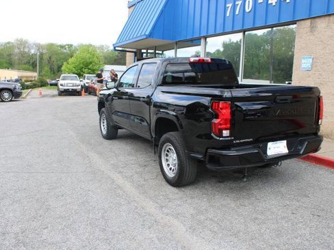 Used 2023 Chevrolet Colorado W/T image 5