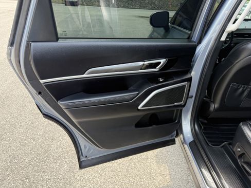 Used 2022 Kia Telluride S image 12