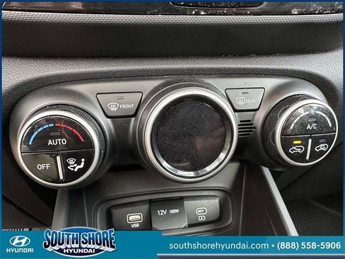 Certified 2023 Hyundai Venue SEL w/ Cargo Package image 31