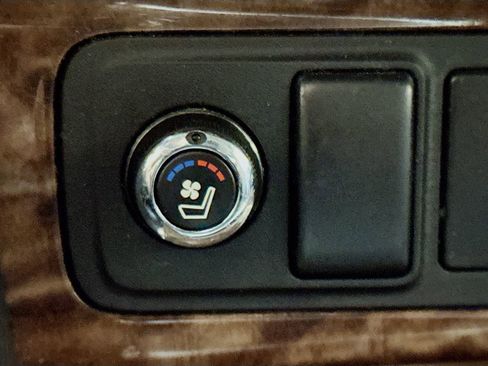 Used 2020 Nissan Armada Platinum w/ 22" Wheel Package image 21