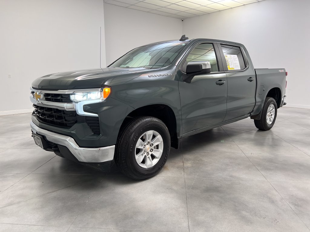 Used 2025 Chevrolet Silverado 1500 LT AWD/4WD image 4