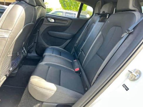 Used 2023 Volvo C40 Recharge Core AWD/4WD image 5