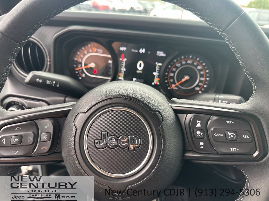 Used 2026 Jeep Gladiator Mojave AWD/4WD image 39