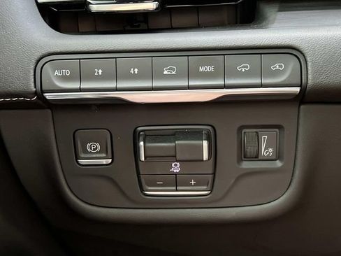 Used 2023 Cadillac Escalade Premium Luxury w/ Performance Package AWD/4WD image 31