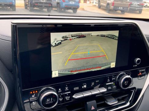 Used 2023 Toyota Highlander Limited image 27