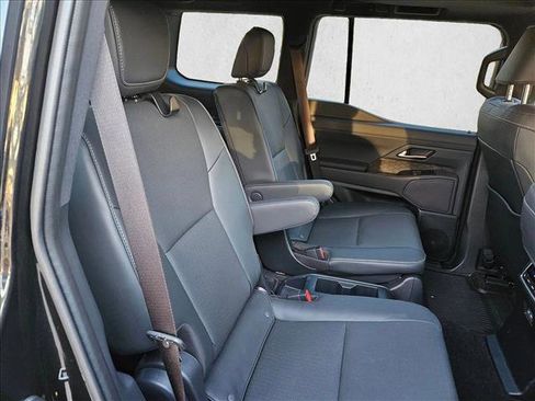 Used 2025 Lexus GX 550 w/ Accessory Package (2T) image 23