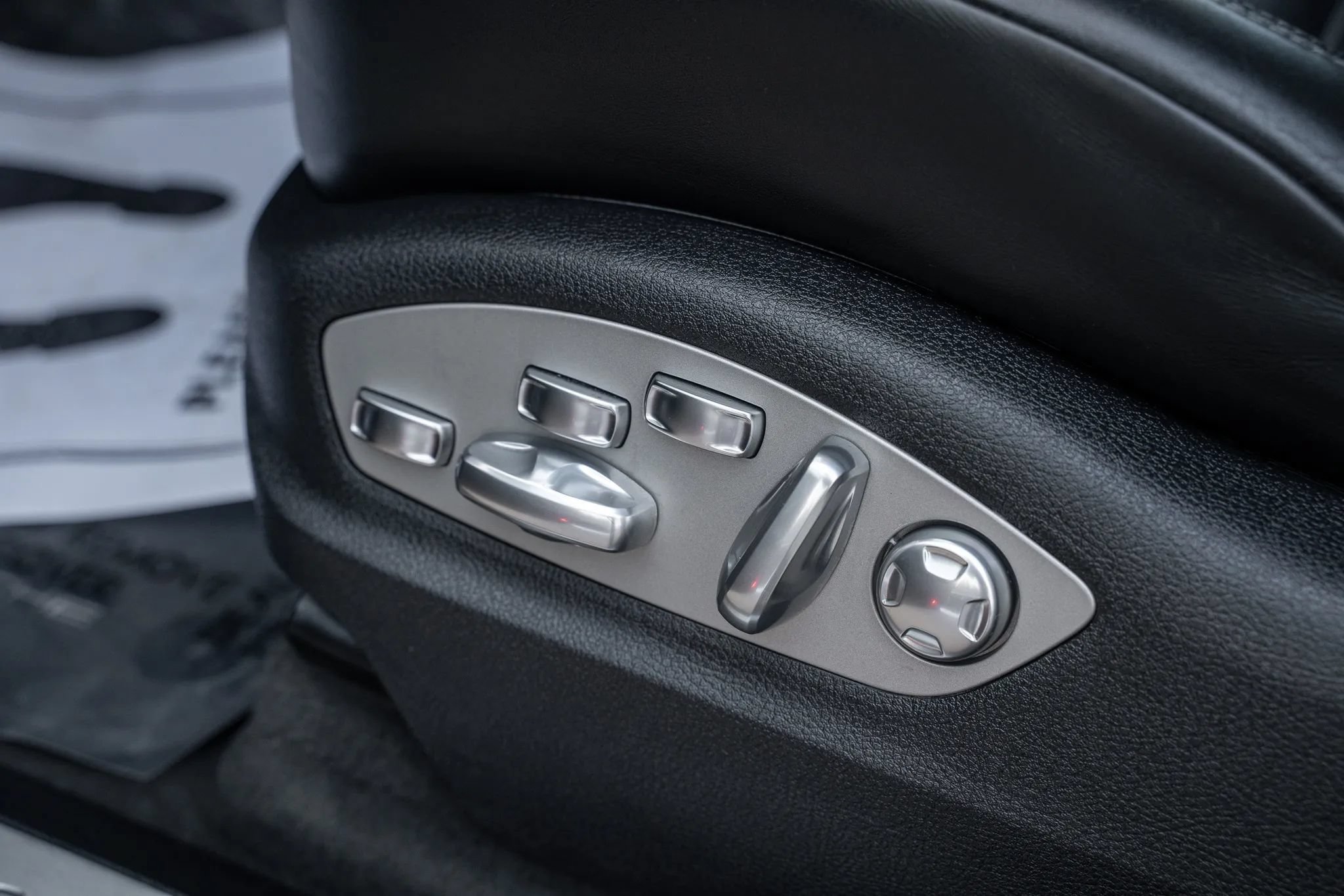 Used 2020 Porsche Macan S AWD/4WD image 17
