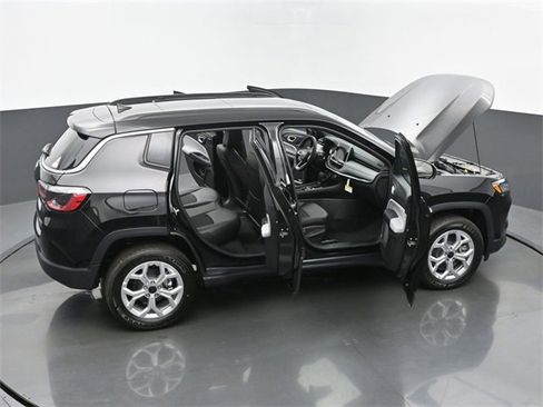 New 2025 Jeep Compass Latitude w/ Sun & Sound Group image 65