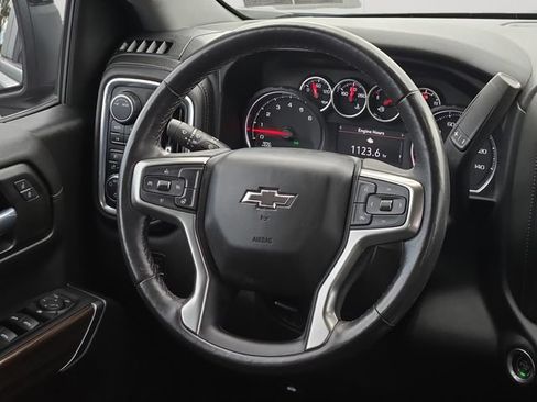 Used 2021 Chevrolet Silverado 1500 LT Trail Boss w/ Bed Protection Package AWD/4WD image 18