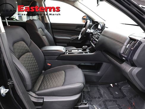 Used 2024 Nissan Pathfinder S AWD/4WD image 22