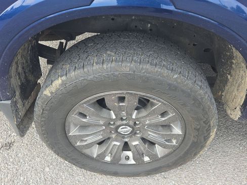 Used 2017 Nissan Titan Platinum Reserve AWD/4WD image 10