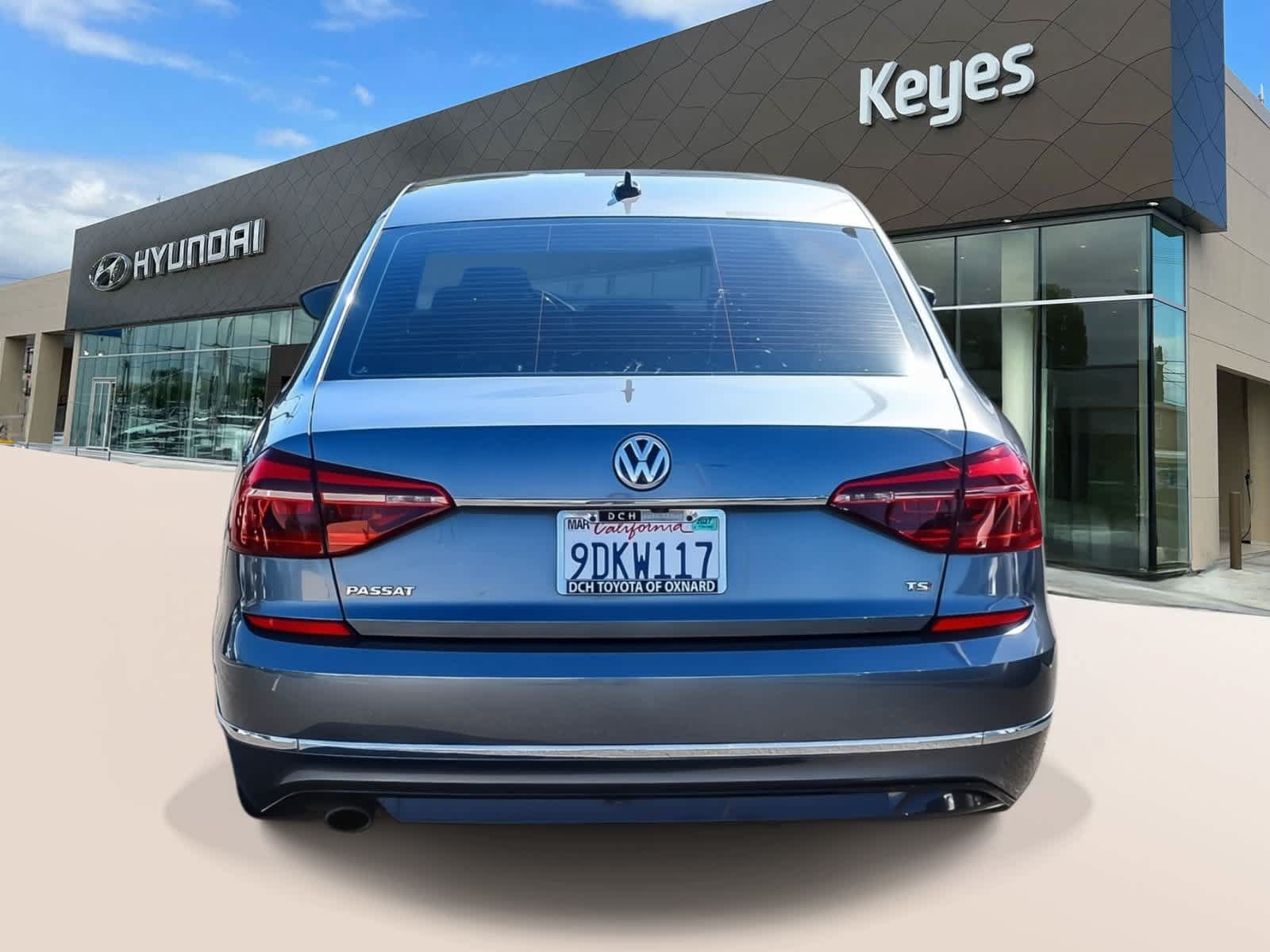Used 2017 Volkswagen Passat 1.8T R-Line FWD image 6