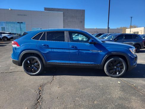 New 2025 Volkswagen Atlas Cross Sport SE image 7