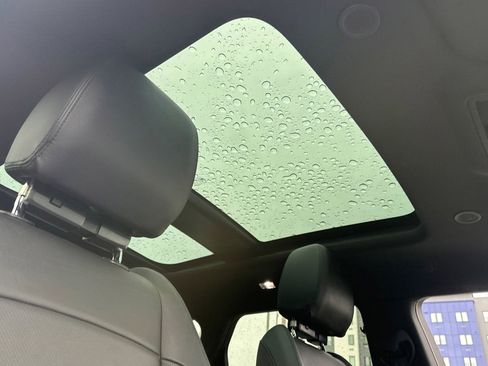 Used 2024 Land Rover Range Rover Evoque Dynamic SE image 24