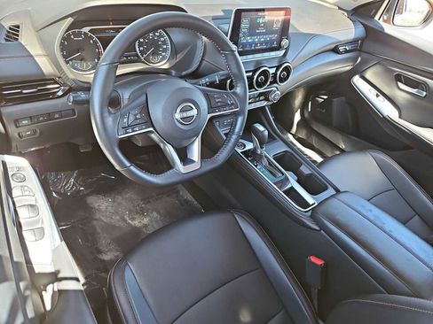 Used 2025 Nissan Sentra SR w/ SR Premium Package image 10