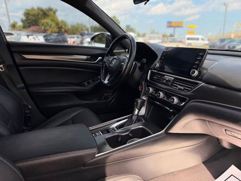 Used 2019 Honda Accord Sport image 12
