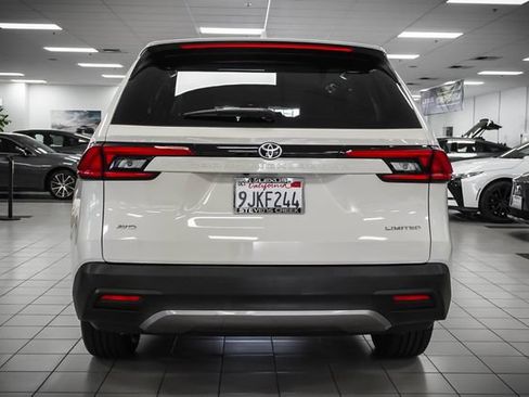 Used 2024 Toyota Grand Highlander AWD image 7