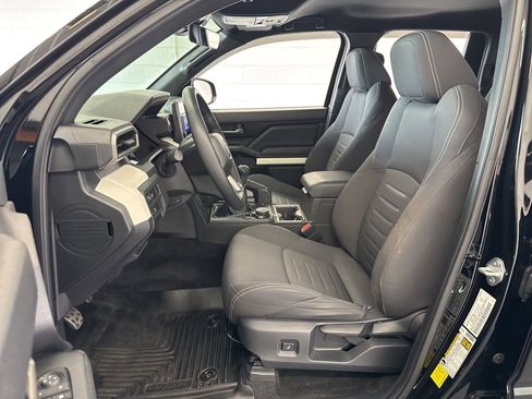 Used 2024 Toyota Tacoma TRD Sport AWD/4WD image 14