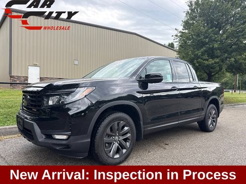 Used 2023 Honda Ridgeline Sport image 1