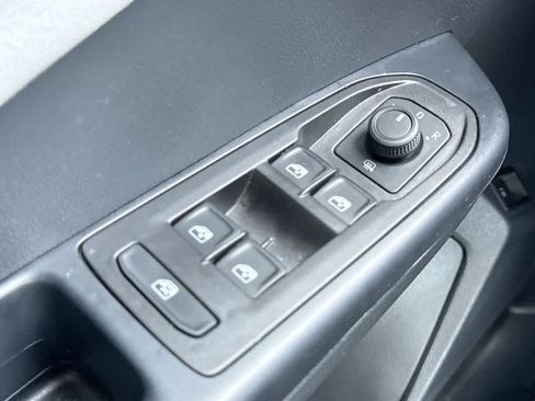 Certified 2024 Volkswagen Taos SE FWD image 21