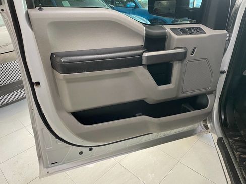 Used 2019 Ford F150 XLT w/ Max Trailer Tow Package image 17