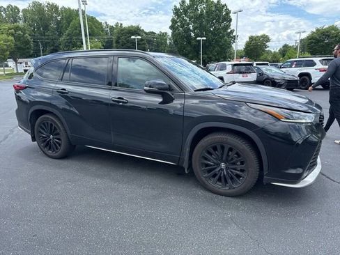 Used 2023 Toyota Highlander XSE FWD image 5