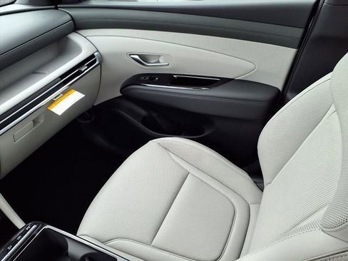 New 2026 Hyundai Tucson Limited image 7