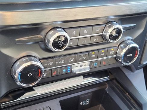 Used 2024 Ford F250 Lariat w/ Lariat Ultimate Package image 19
