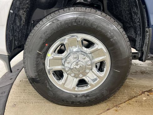 Used 2024 RAM 2500 Tradesman w/ Chrome Appearance Group AWD/4WD image 22