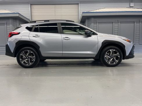 Used 2024 Subaru Crosstrek 2.0i Premium image 8