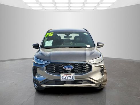 Used 2025 Ford Escape ST-Line AWD/4WD image 2