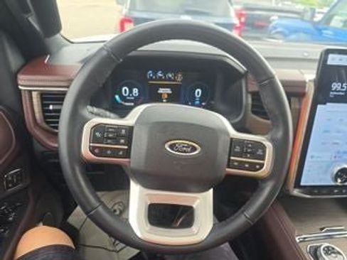 Used 2024 Ford Expedition Limited AWD/4WD image 17