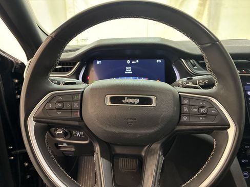 Used 2023 Jeep Grand Cherokee Altitude AWD/4WD image 14