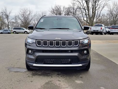 Used 2023 Jeep Compass Limited image 7