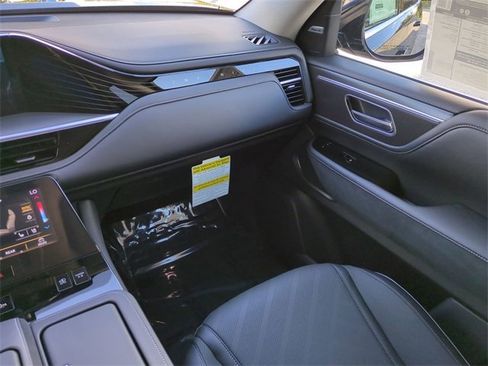 New 2026 INFINITI QX80 Luxe w/ Cargo Package image 17