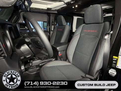 Used 2025 Jeep Wrangler Unlimited Rubicon AWD/4WD image 16