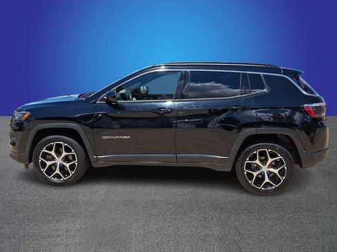Used 2024 Jeep Compass Latitude AWD/4WD image 7