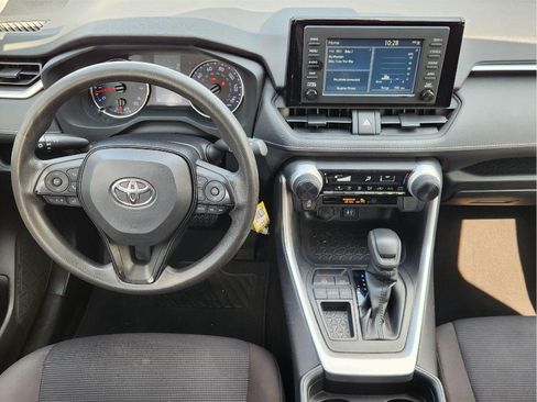 Used 2019 Toyota RAV4 LE FWD image 28