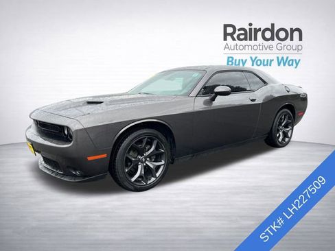 Used 2020 Dodge Challenger SXT w/ Blacktop Package RWD image 3