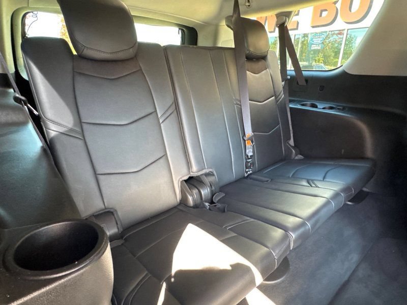 Used 2018 Cadillac Escalade ESV Premium Luxury RWD image 24