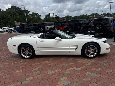 Used 2003 Chevrolet Corvette Convertible RWD image 37