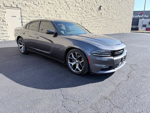 Used 2016 Dodge Charger R/T w/ Plus Group RWD image 7