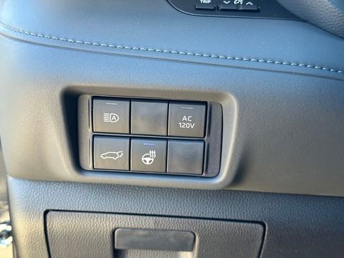 New 2026 Toyota Highlander Limited image 15