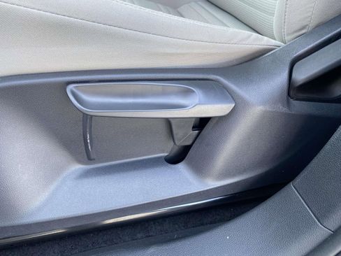 Used 2024 Volkswagen Tiguan S image 16